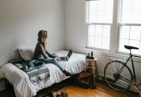 Hour by hour How to structure the perfect workday from home