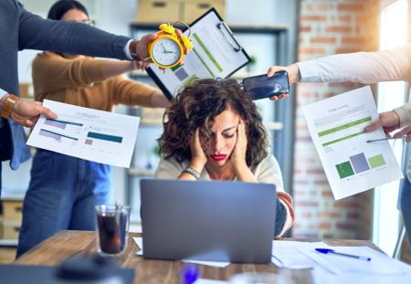 Hour of day Aussie workers reach out to psychologists the most